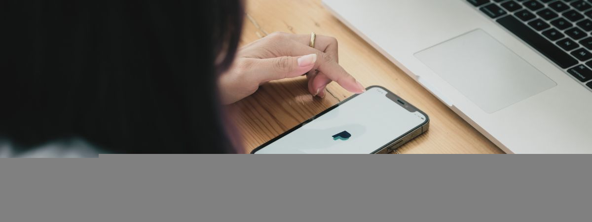 Smartphone mit PP Logo